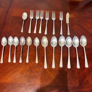 Vintage vogue Silver Plate Flatware Set With Forks Spoons & Butter Knife  20-Pie